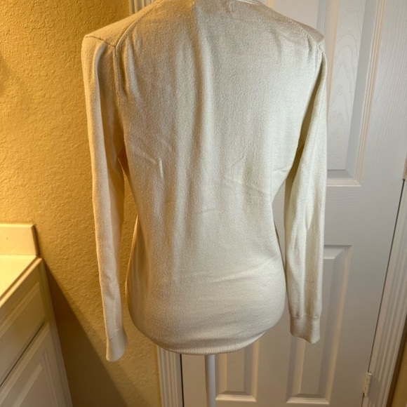 🩷5/$10 BANANA Republic petite small ivory cardigan - Picture 6 of 7